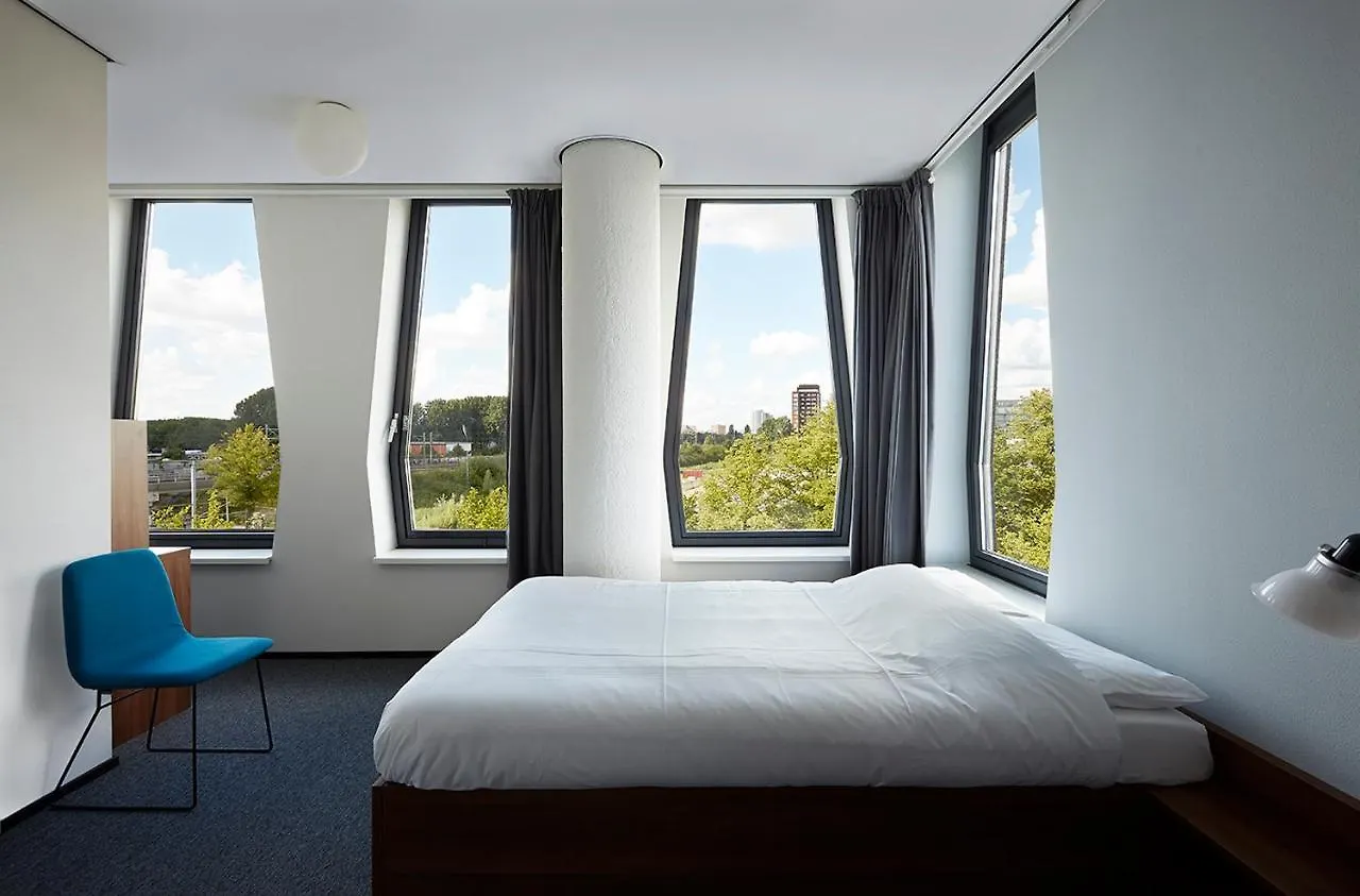The Social Hub Amsterdam West Hotel 3*,